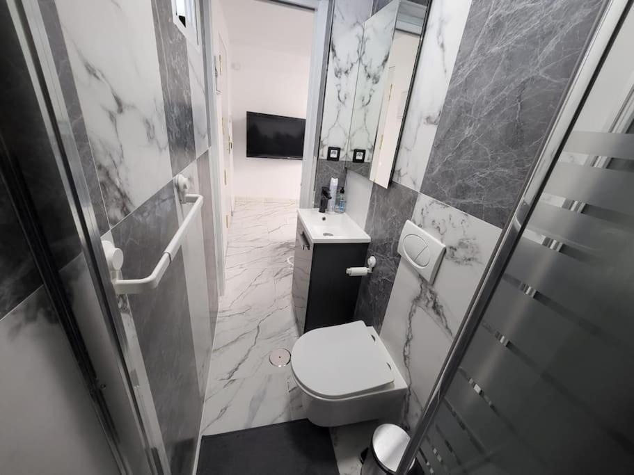 Las Canteras New 2 Bedrooms Flat At The Beach Parking Optional Las Palmas de Gran Canaria Eksteriør billede